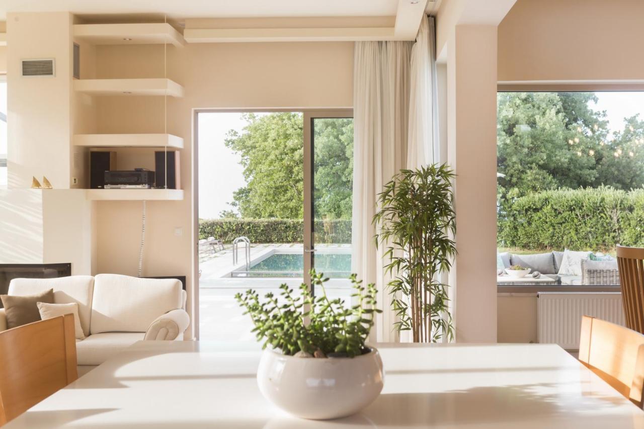 Lux Villa Mia With Heated Pool, 2Km To Beach & Childrens Area! Mikro Metochi Екстериор снимка