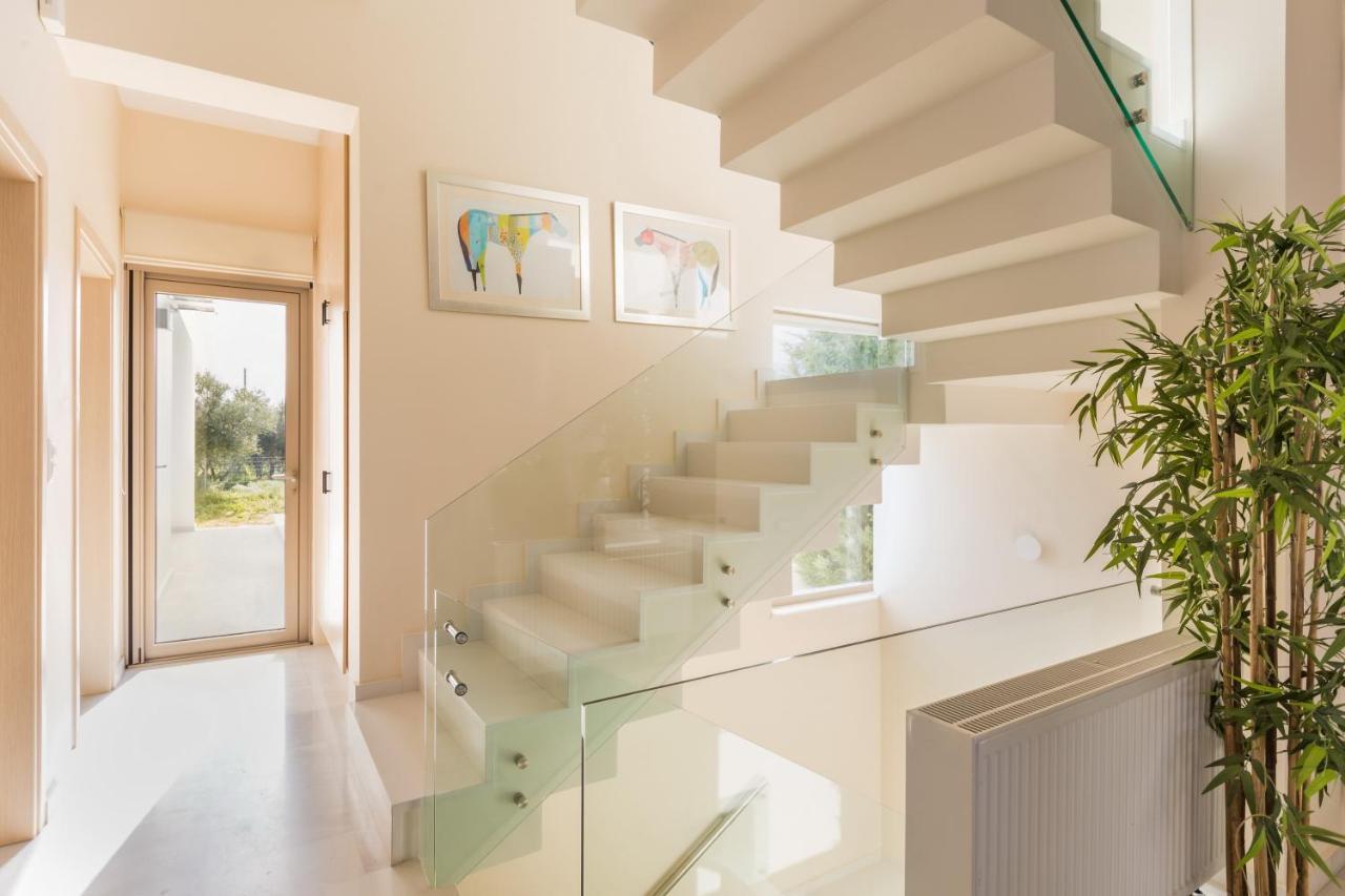 Lux Villa Mia With Heated Pool, 2Km To Beach & Childrens Area! Mikro Metochi Екстериор снимка
