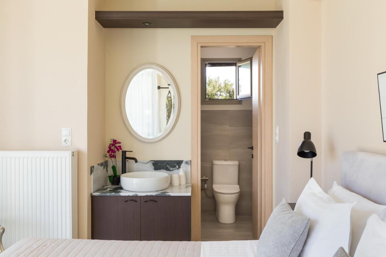 Lux Villa Mia With Heated Pool, 2Km To Beach & Childrens Area! Mikro Metochi Екстериор снимка
