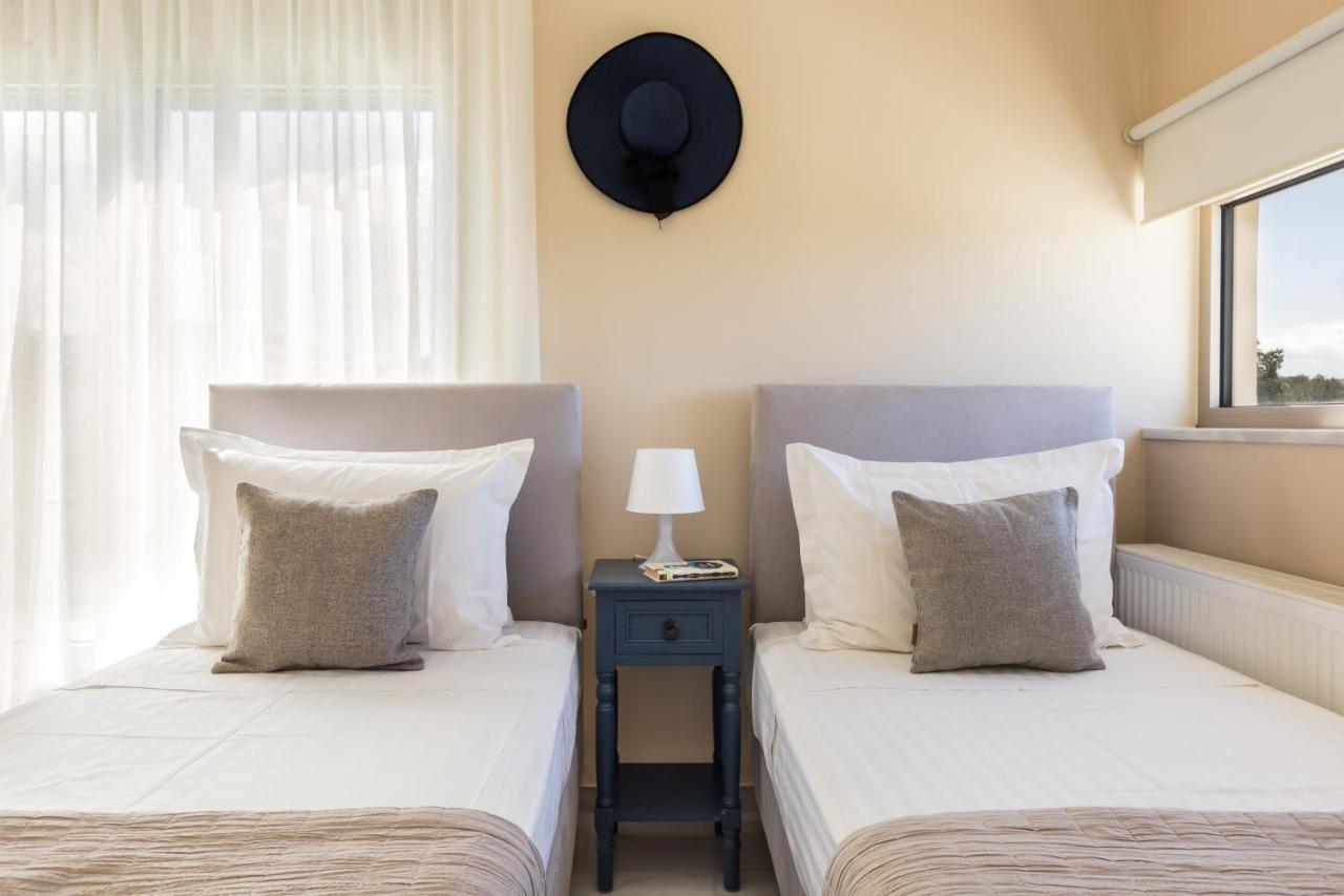 Lux Villa Mia With Heated Pool, 2Km To Beach & Childrens Area! Mikro Metochi Екстериор снимка