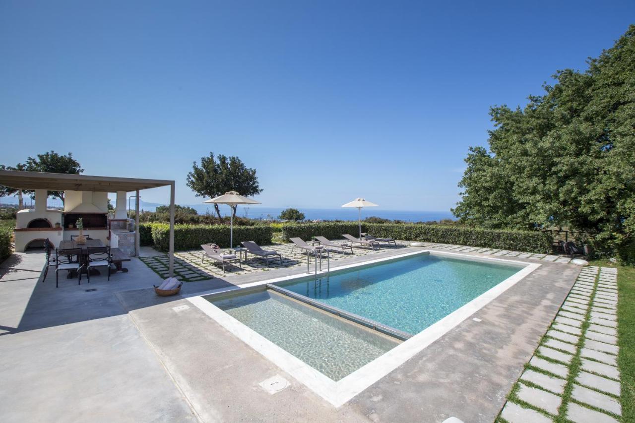 Lux Villa Mia With Heated Pool, 2Km To Beach & Childrens Area! Mikro Metochi Екстериор снимка